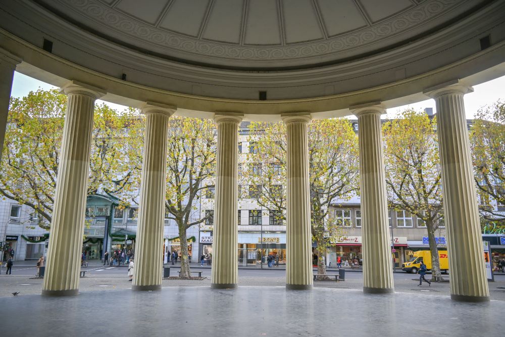 pillars at Elisenbrunnen