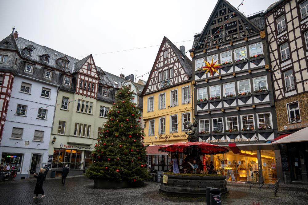 Market square of Cochem in winter