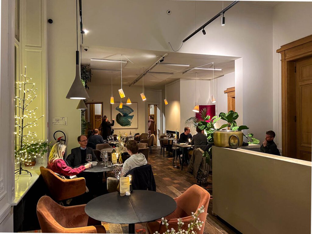 Restaurant Grandeur on the inside