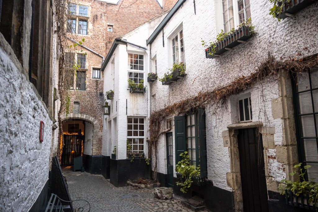 Vlaeykensgang in Antwerp