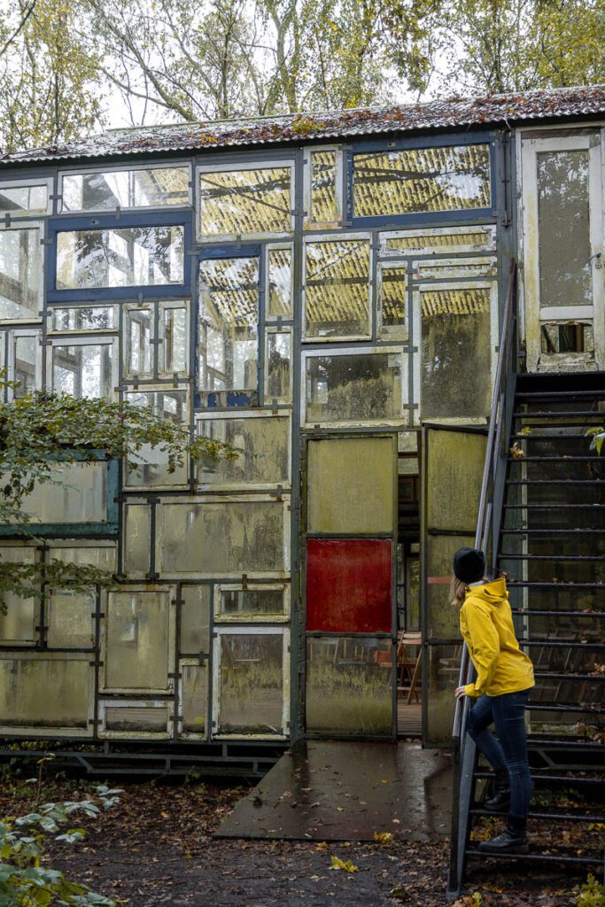 Glass house in Verbeke Foundation