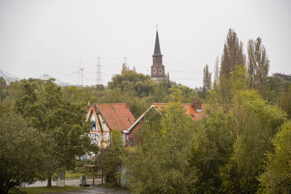 Village view of Doel