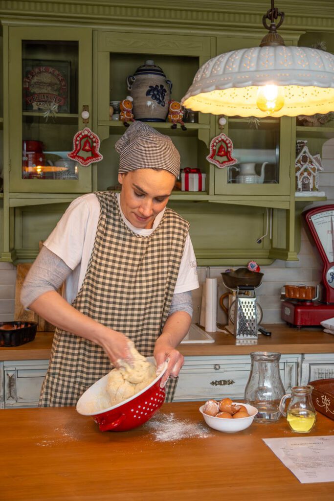 Making the strukli dough