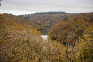 hike Nisramont lake